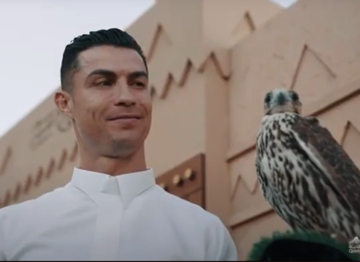 Cristiano Ronaldo Honors Saudi Arabia’s Founding Day 2024 with Traditional Attire and Eagle.